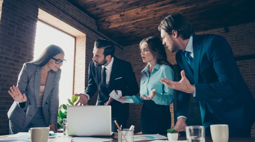 A Estratégia Desalinhada: Quando o Que se Pensa no Topo Não Acontece na Base